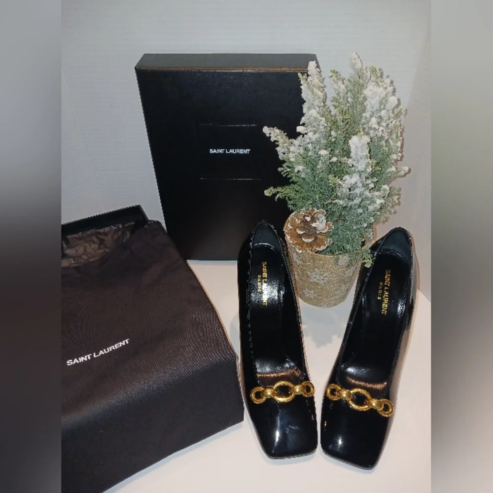NWT Saint Laurent - Vernice Grupy Black Patent Leather Pumps